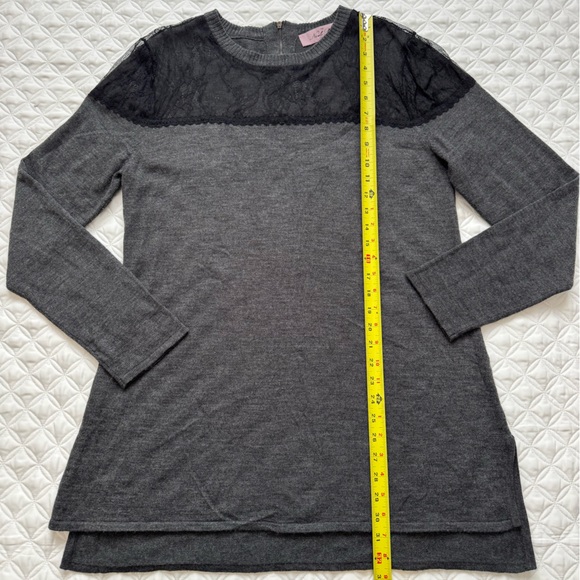 Nicole Richie Co. Charcoal w Black Lace Yoke Zip Back Knit Tunic Sweater Sz L - Picture 10 of 15